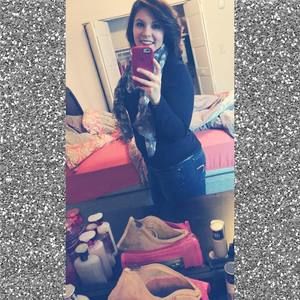 Meet your Posher, Monique