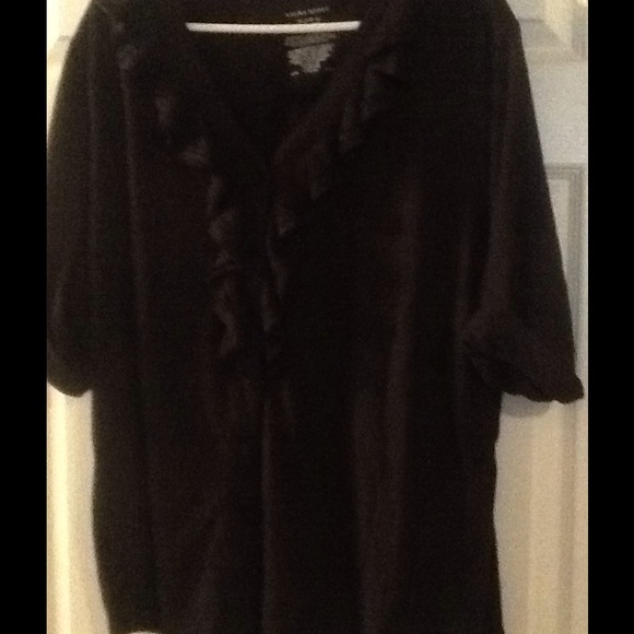 Plus sized black top