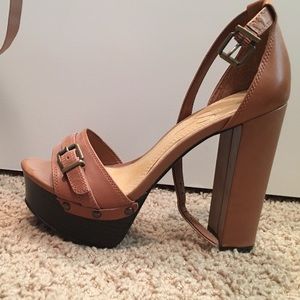 Jessica Simpson heels
