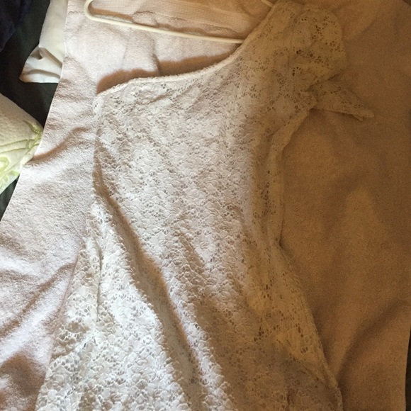 One armed white laced dress - Picture 2 of 4
