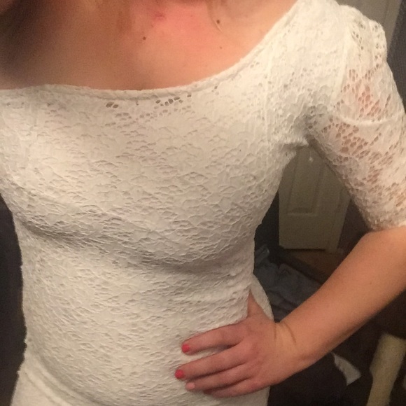 One armed white laced dress - Picture 4 of 4