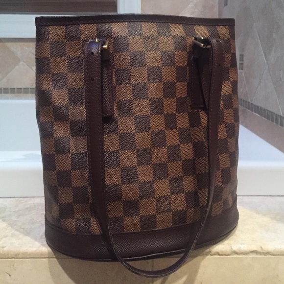 Louis Vuitton Marais Bucket Bag