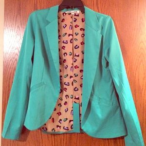 Green blazer with leopard print ❤️