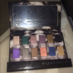 Urban Decay eyeshadow palette