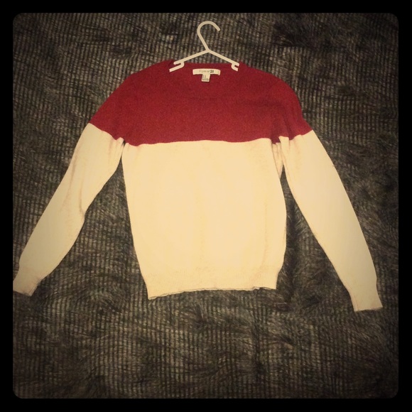 Long-sleeved sweater