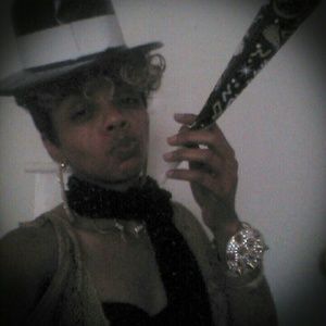 Meet your Posher, Annette