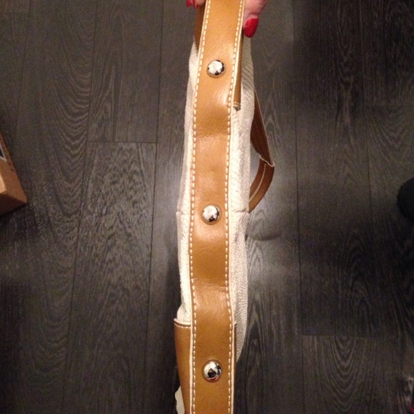 ✨Last chance NWOT cream colored purse✨ - Picture 3 of 3