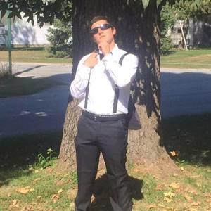 Meet your Posher, Logan