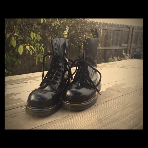A GRUNGE MUST HAVE! Dr. Martin Steel Toe Boots