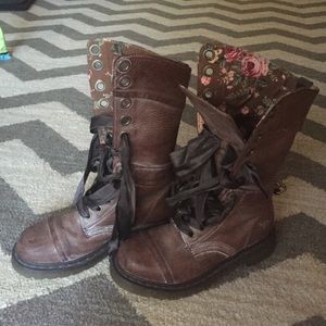 Dr. Martens Triumph boots
