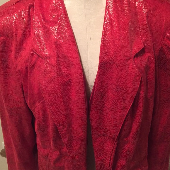 ❤️ Red Snakeskin Pattern Lightweights Jacket ❤️ - Picture 2 of 4