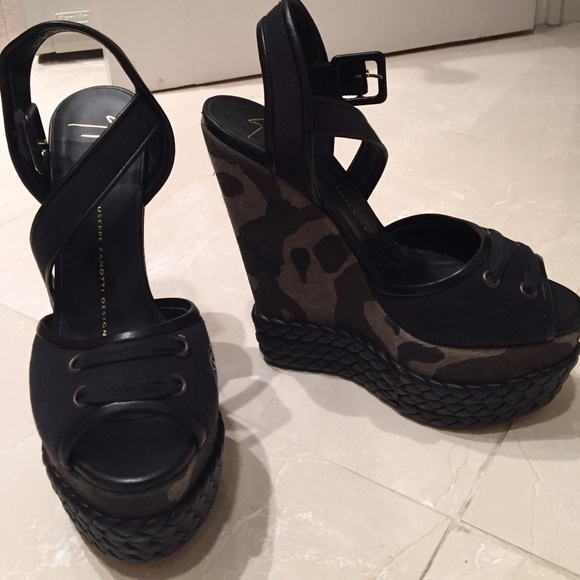 Giuseppi Zanotti Wedge