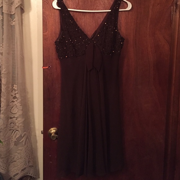 Dress - Picture 1 of 4