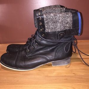 Combat boots