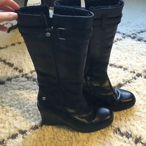 UGG Platform Fur Lined Black Boots. Size 7