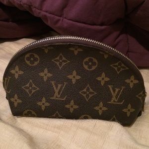 Cosmetic bag