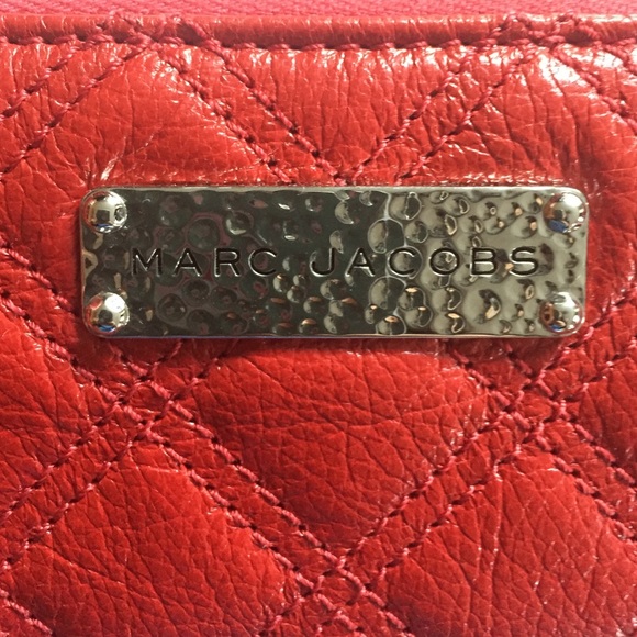 ⭐️NWT⭐️ Marc Jacobs Red quilted wallet - Picture 3 of 3