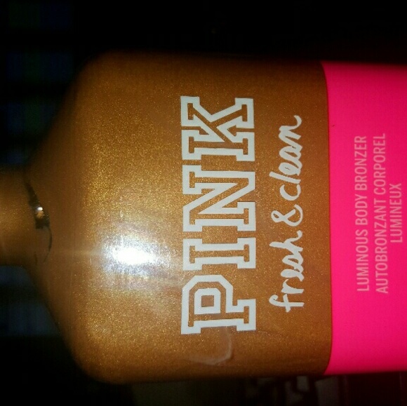 PINK Fresh and Clean Luminous Body Bronzer