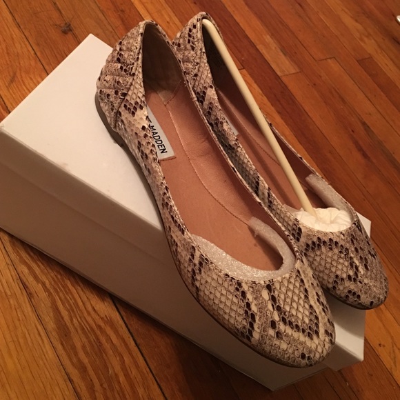 Leather snake skin flats