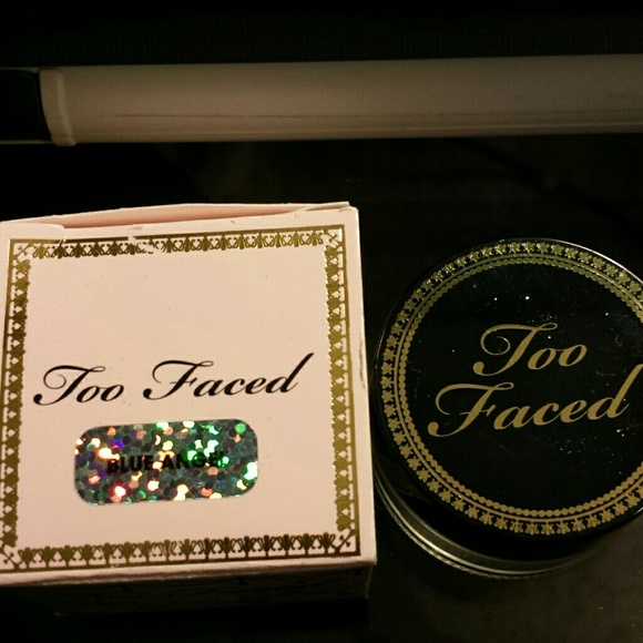 BLUE ANGEL Glamour Dust Too Faced