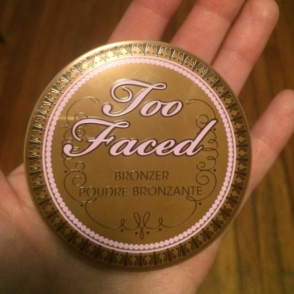 TOO FACED Peach leopard brightening bronzer