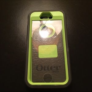 Like new iPhone 5/5s Defender Otterbox