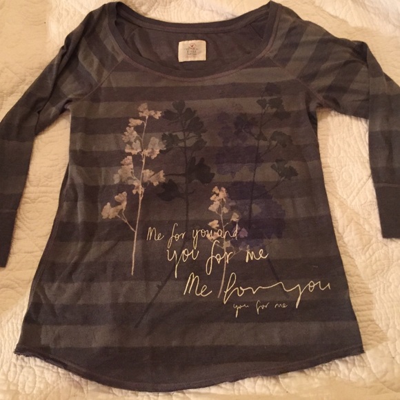 American Eagle shirt