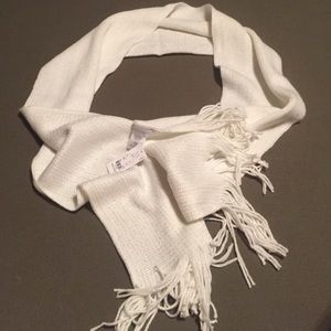 White scarf made by New York & company
