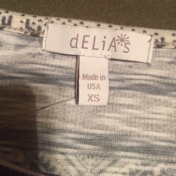 Long sleeve t shirt that looks like a sweater - Picture 3 of 3