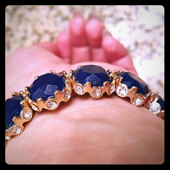 SOLD NWT blue crystal bracelet - Picture 1 of 4