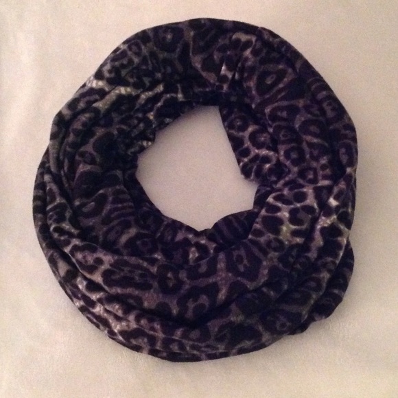 Black leopard infinity scarf
