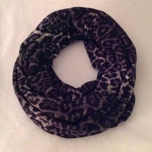 Black leopard infinity scarf
