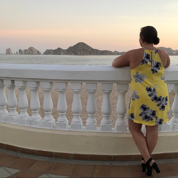 Meet your Posher, Kaitlin - Picture 5 of 8