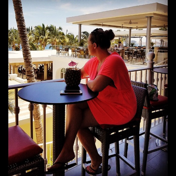 Meet your Posher, Kaitlin - Picture 4 of 8