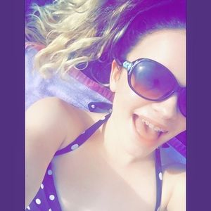 Meet your Posher, Sally