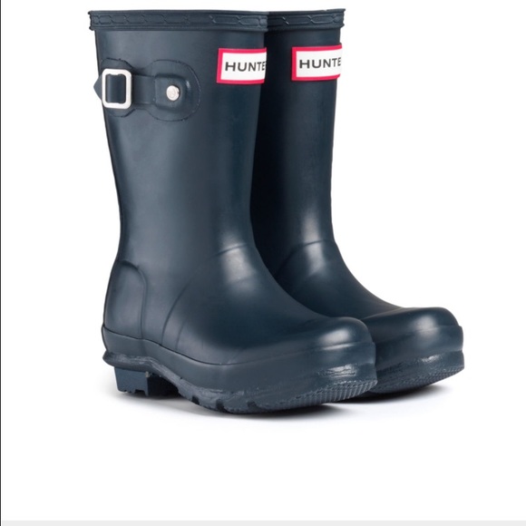 Looking for size 5 in kids navy Price range$80