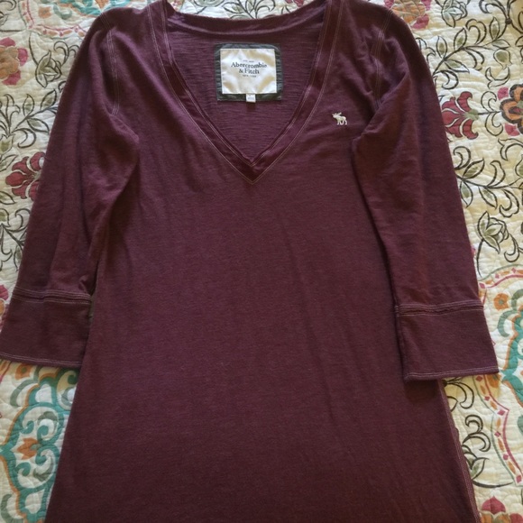 Burgundy A&F 3/4 length sleeve top