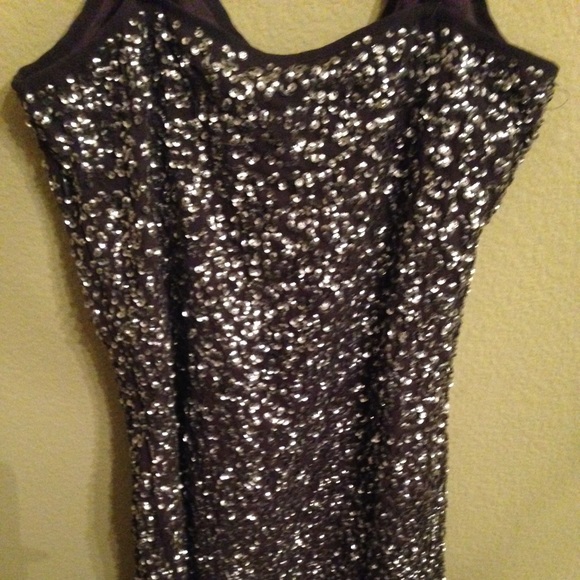 BRAND NEW DRESS - Picture 3 of 4