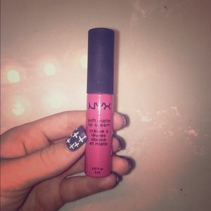 NYX matte lip stick
