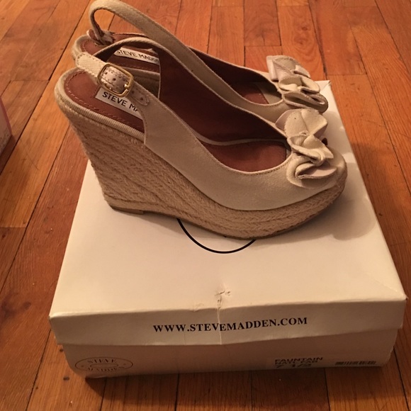 Peep toe wedges