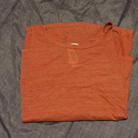 ❤️❤️❤️High low long sleeve tee❤️❤️❤️ - Picture 2 of 2