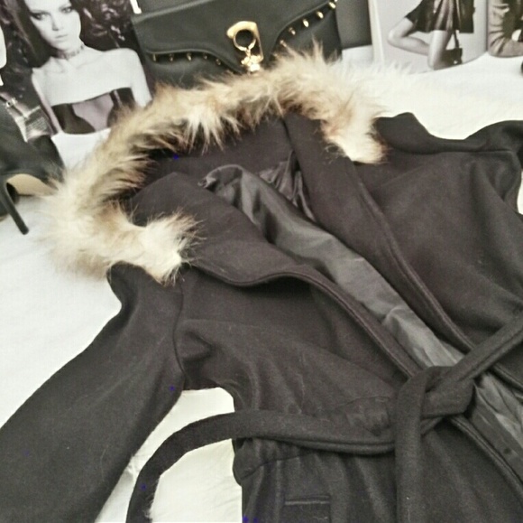 Make an Offer🎉 Anorak Jacket - Picture 2 of 4