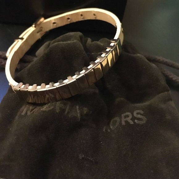 Michael kors rose gold bracelet