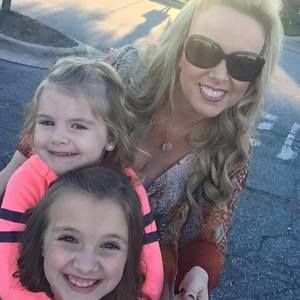 Meet your Posher, Leslie