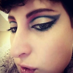 Meet your Posher, Desiree