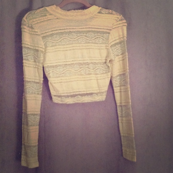 Turtle neck style cropped top