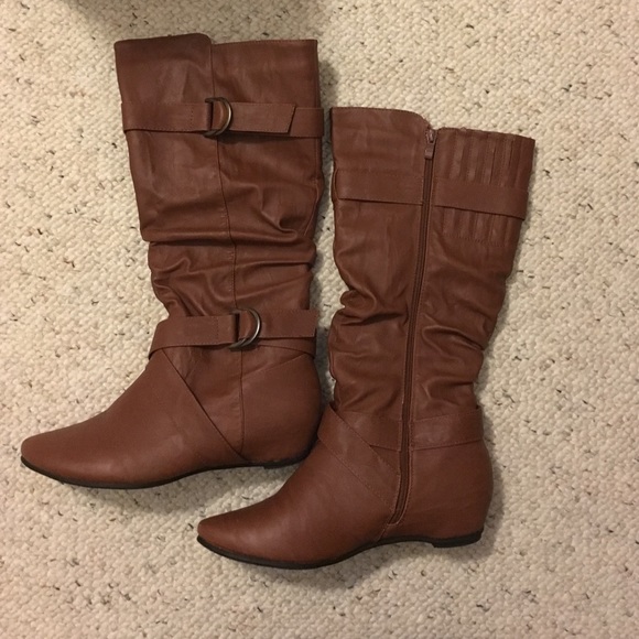 NWT Cathy Jean cognac boots