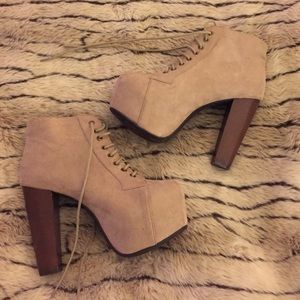 Jeffrey Campbell lookalike