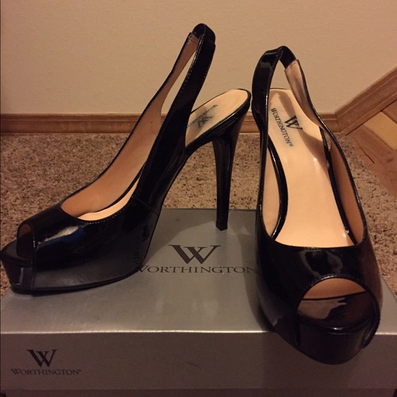 Black shiny heels