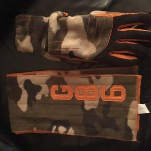 Kids Gap Gloves size L along with matching scarf